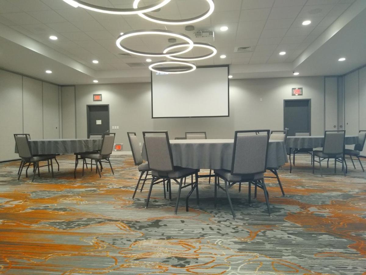 Holiday Inn - Kansas City - Northeast By Ihg Εξωτερικό φωτογραφία