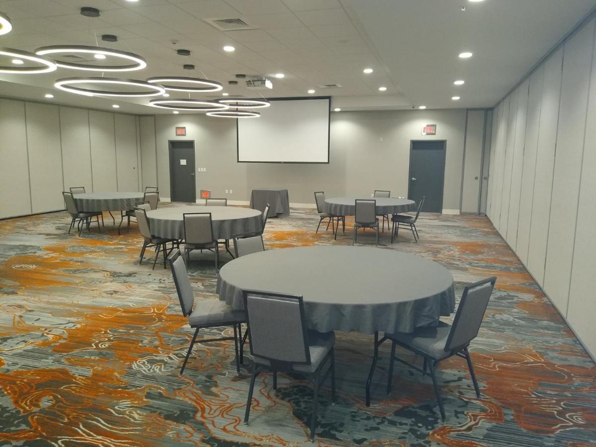 Holiday Inn - Kansas City - Northeast By Ihg Εξωτερικό φωτογραφία